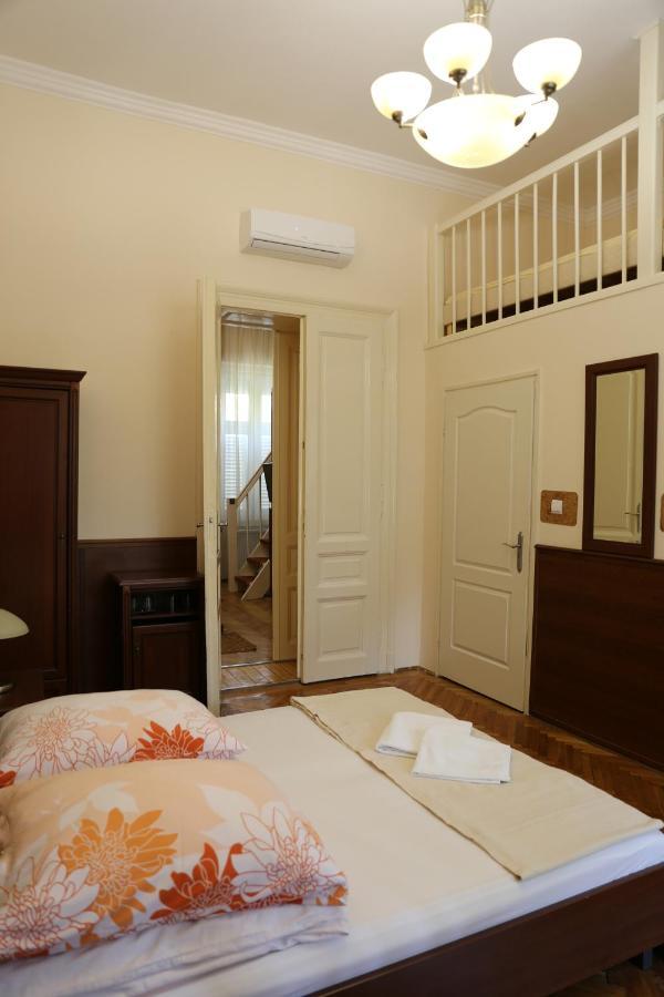 Peterfia Panzio Hotel Debrecen Ngoại thất bức ảnh