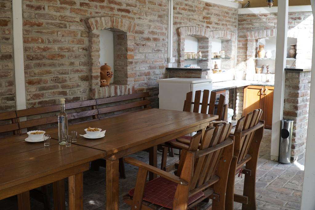 Peterfia Panzio Hotel Debrecen Ngoại thất bức ảnh
