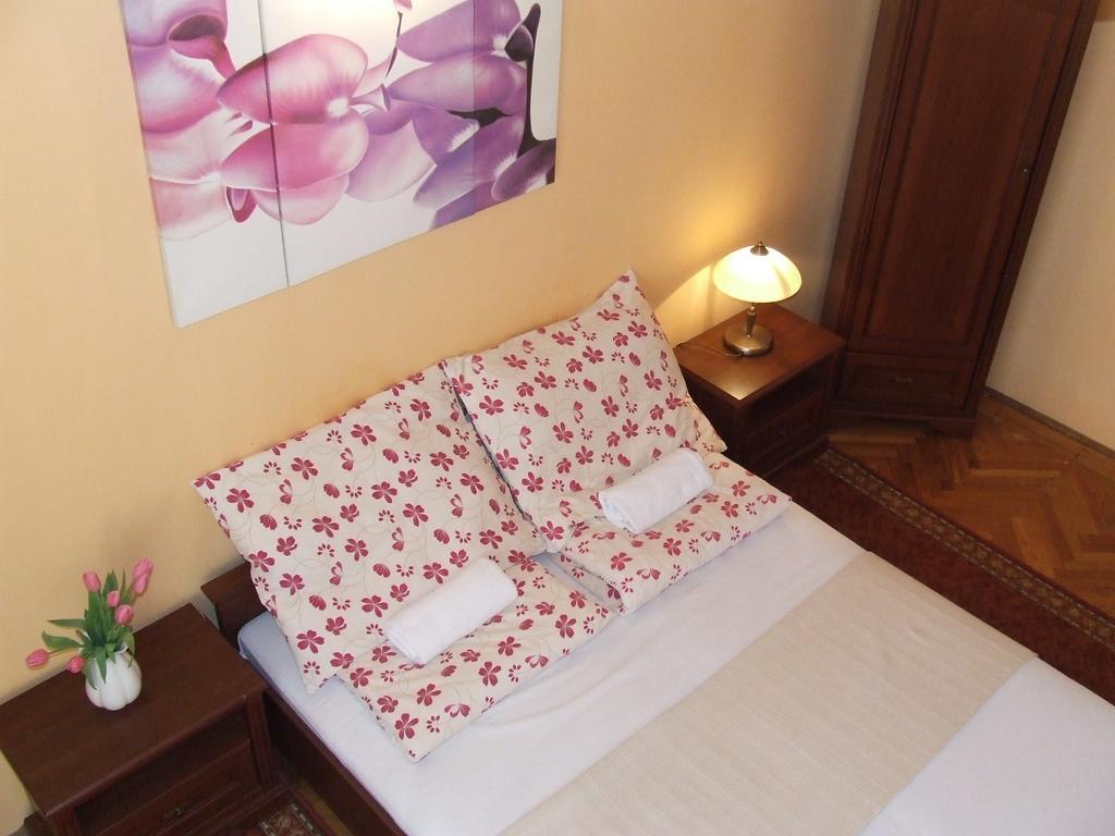 Peterfia Panzio Hotel Debrecen Ngoại thất bức ảnh