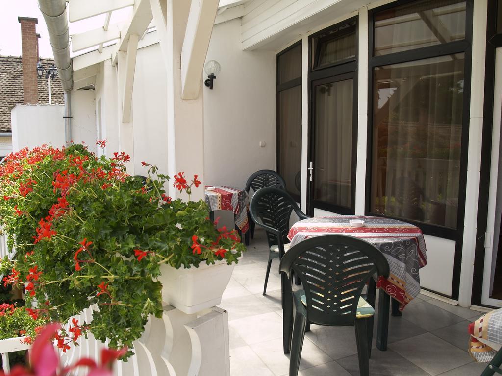 Peterfia Panzio Hotel Debrecen Phòng bức ảnh